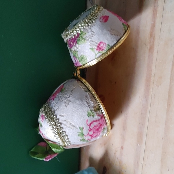 Unique find Fabric egg shape trinket - Picture 3 of 4